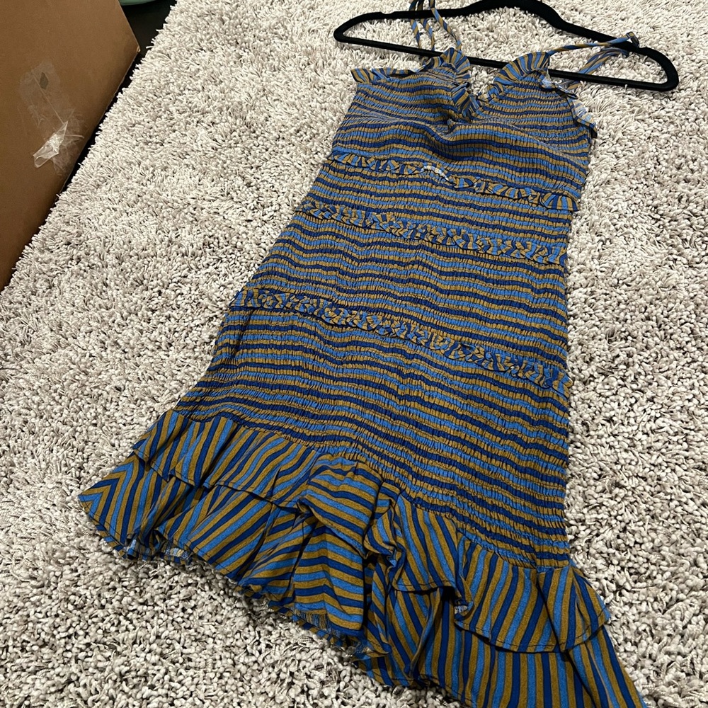 Olivaceous dress, gorgeous and only worn once!